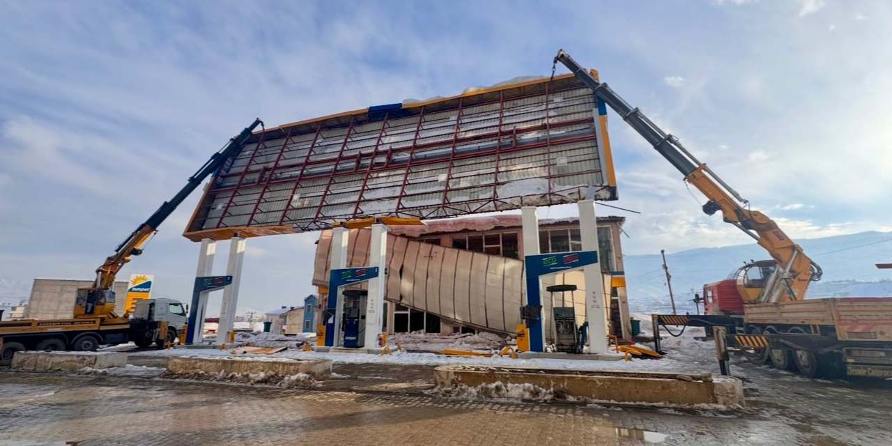 Derecik’in tek akaryakıt istasyonunda onarım başladı