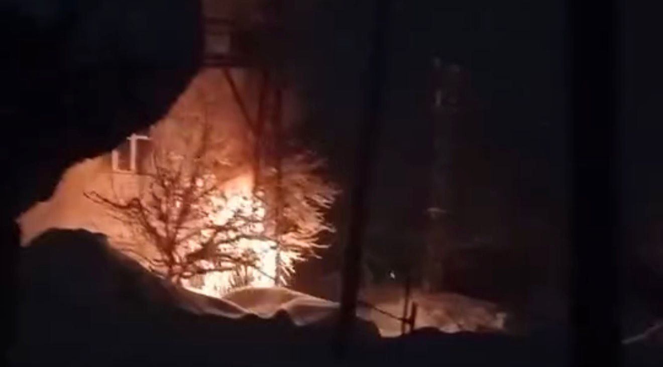 Trafo yangını mezrayı karanlıkta bıraktı