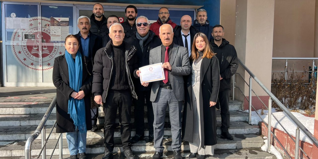 Yüksekova Esnaf Odası Başkanlığına seçilen Sarı görevine başladı