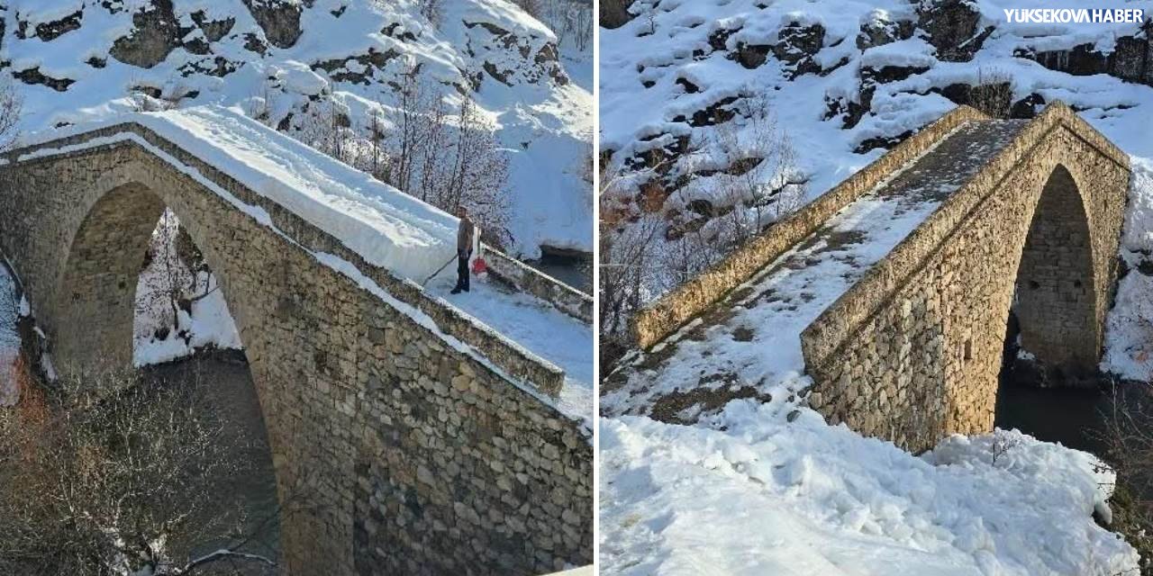 Şemdinli’deki tarihi Taş Köprü gönüllüler tarafından kardan temizlendi
