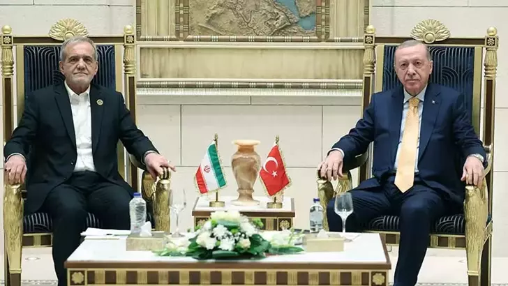 Erdoğan, İran Cumhurbaşkanı Pezeşkiyan ile görüştü