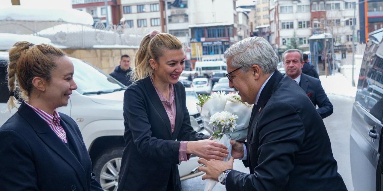 AK Parti Genel Başkan Yardımcısı Yayman Hakkari’de