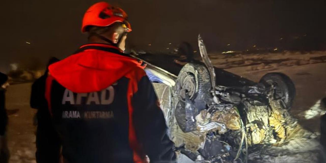 Şırnak’ta yoldan çıkarak takla atan araç hurdaya döndü