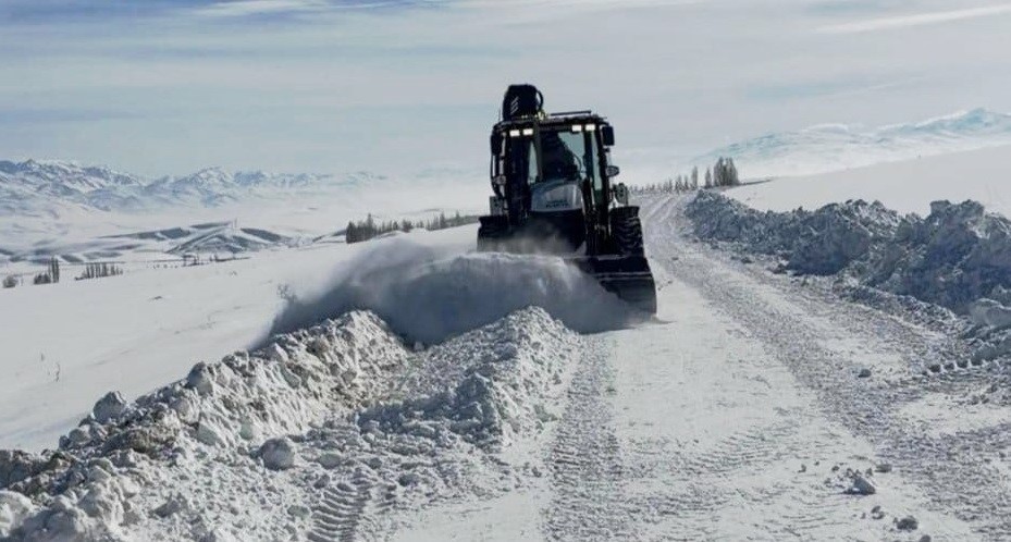 Başkale’de 13 yerleşim yerine ulaşım sağlanamıyor