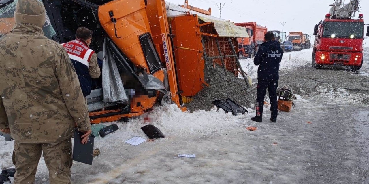 Van’daki trafik kazasında ölü sayısı 2’ye yükseldi