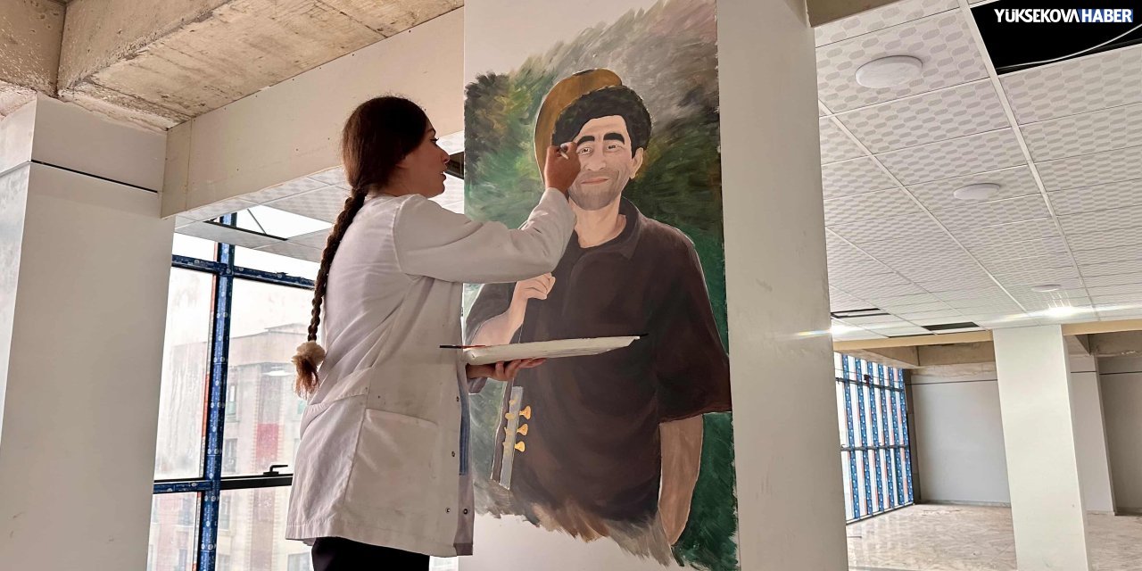 Yüksekovalı üniversite öğrencisi, sömestr tatilinde sanatıyla gelir elde ediyor