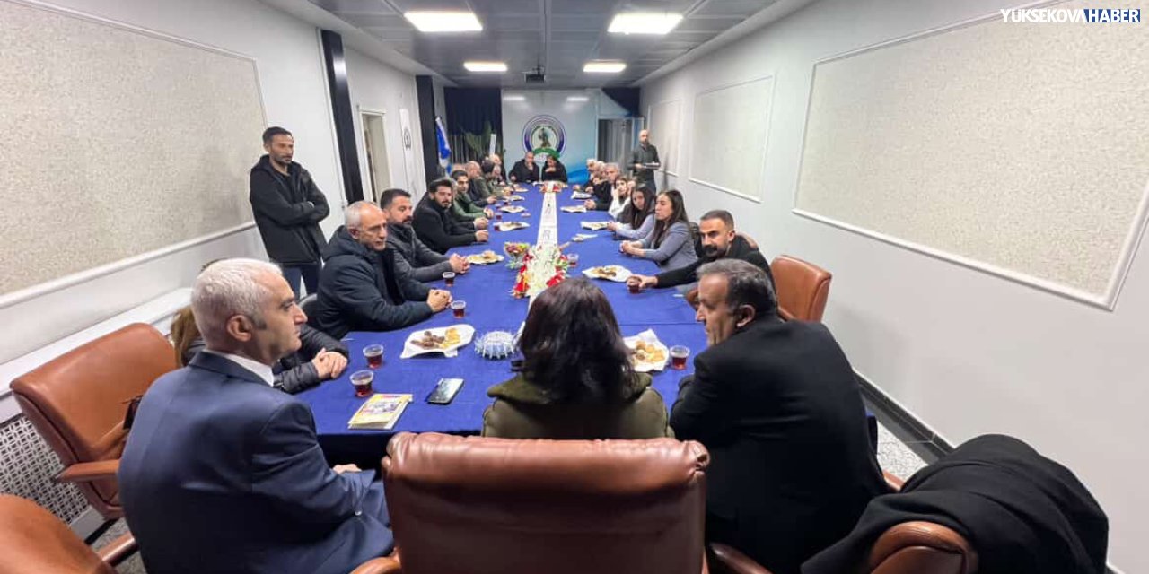 DEM Parti ve DBP’den Yüksekova’daki oda başkanlarına tebrik ziyareti