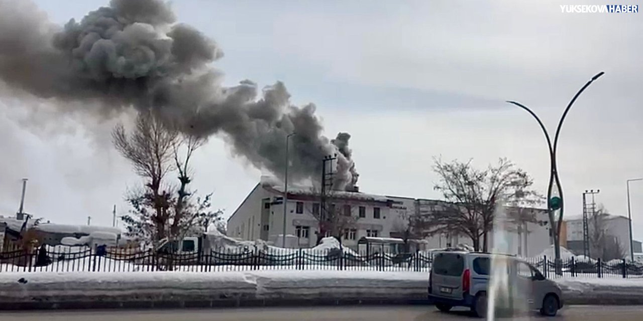 Yüksekova’da okulda yangın ihbarı: Bacadan çıkan duman paniğe neden oldu