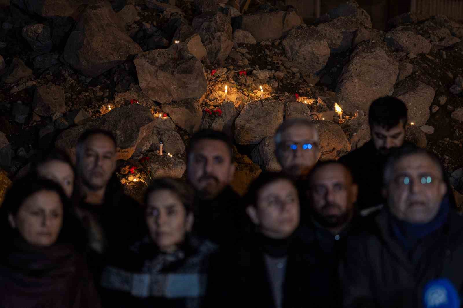 Kahramanmaraş depremlerinin 3. yıl dönümünde hayatını kaybedenler anıldı