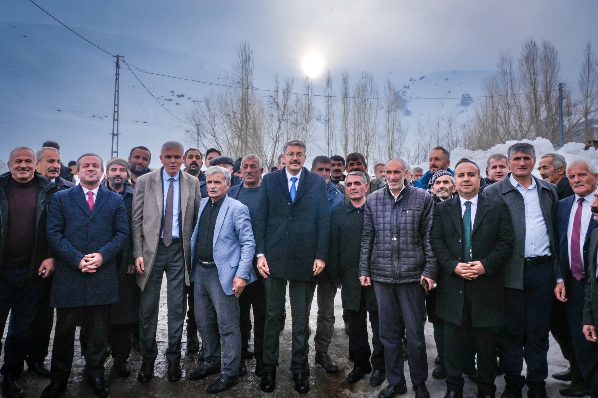 Vali Ali Çelik, Yüksekova Kadıköy Köyü’nde vatandaşlarla bir araya geldi