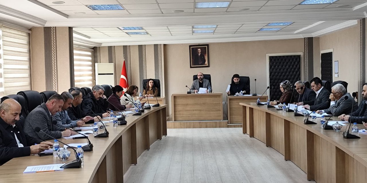 Hakkâri İl Genel Meclisi’nden bu yıl için 14 araç ve iş makinesi alım kararı