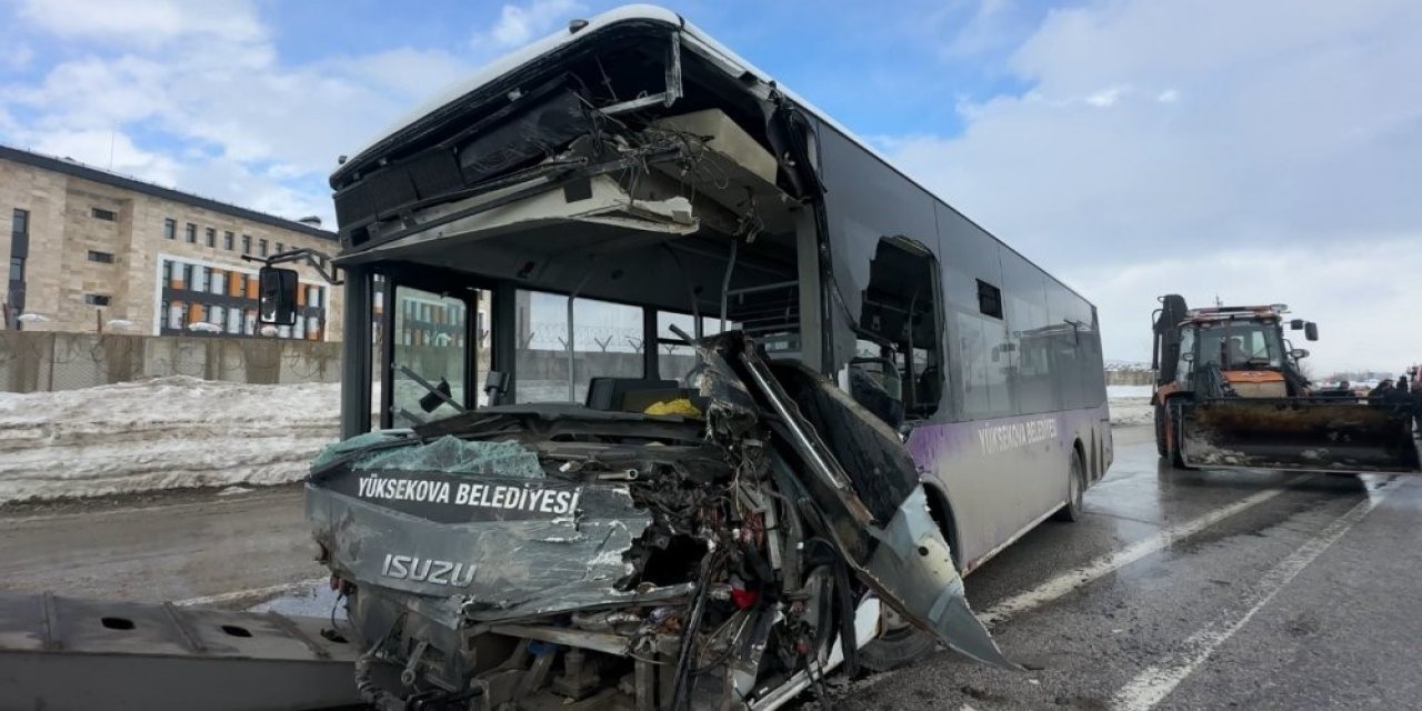 Yüksekova’da 18 kişinin yaralandığı kazanın görüntüleri ortaya çıktı