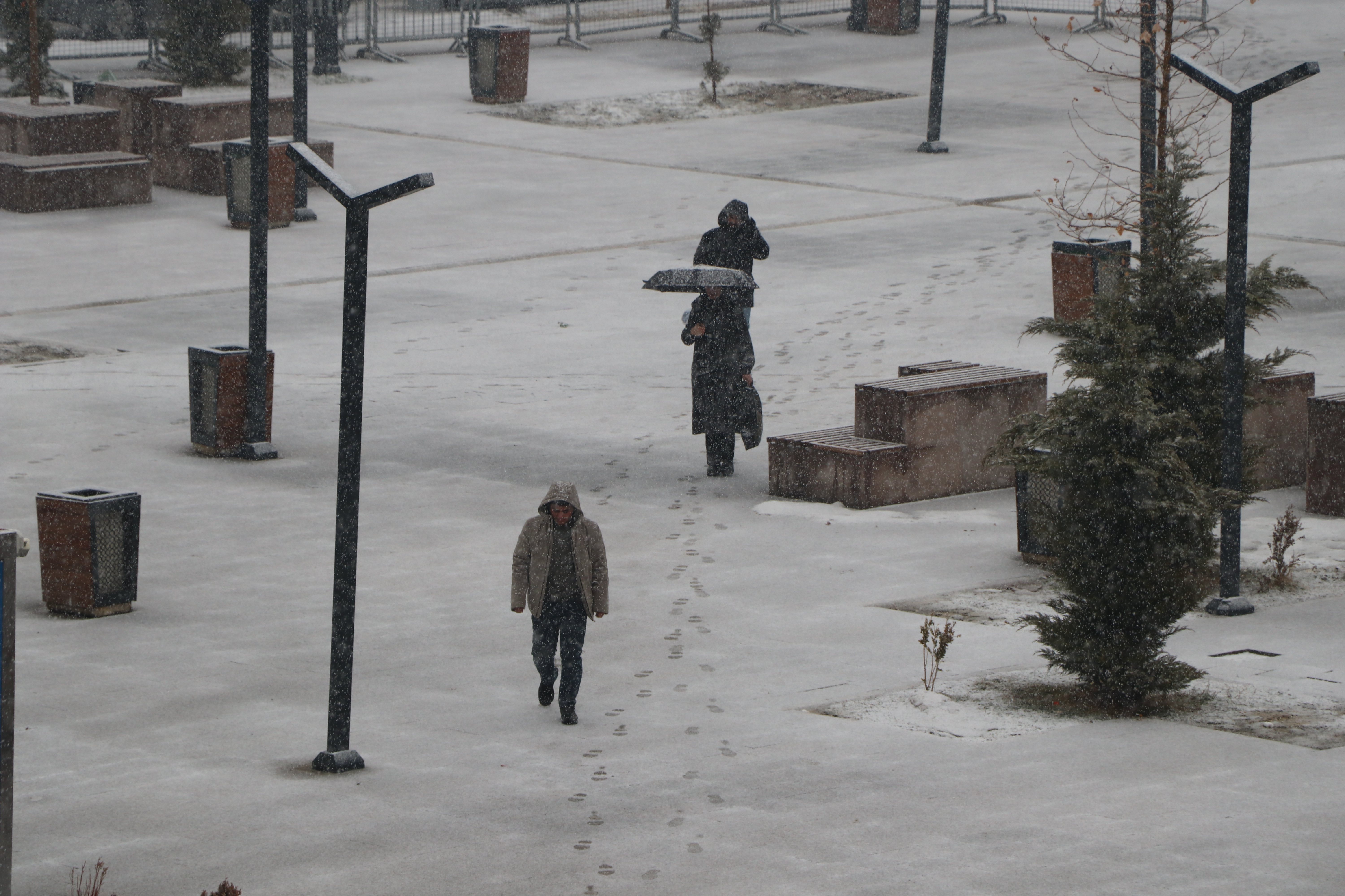 Van'da 141 yerleşim yerine ulaşım sağlanamıyor