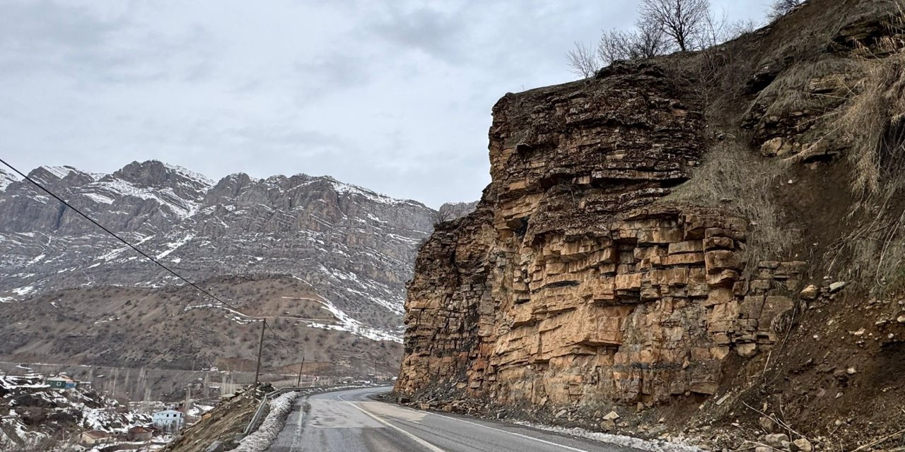Vezir Parlak’tan Çukurca-Hakkari yolu için tedbir çağrısı