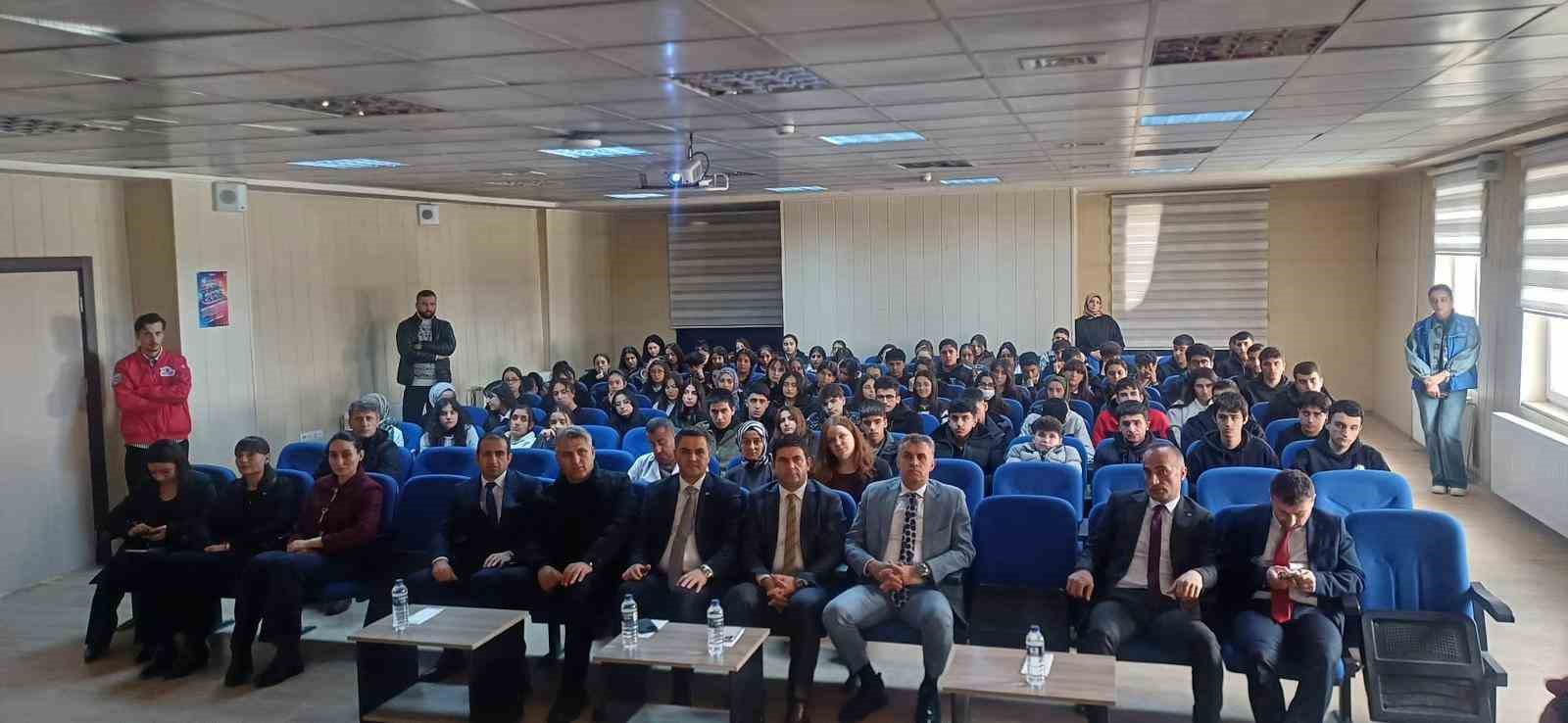 Hakkari’de gençler teknolojiyle buluşuyor