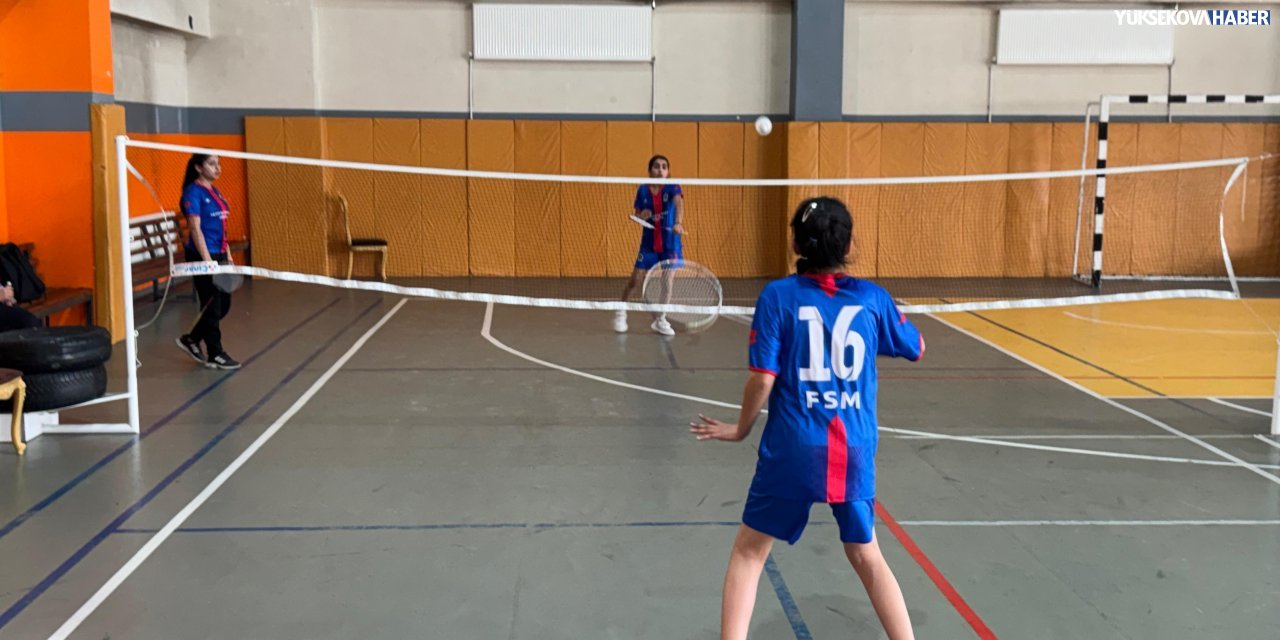 Yüksekova’da Yıldızlar Badminton Müsabakaları sona erdi