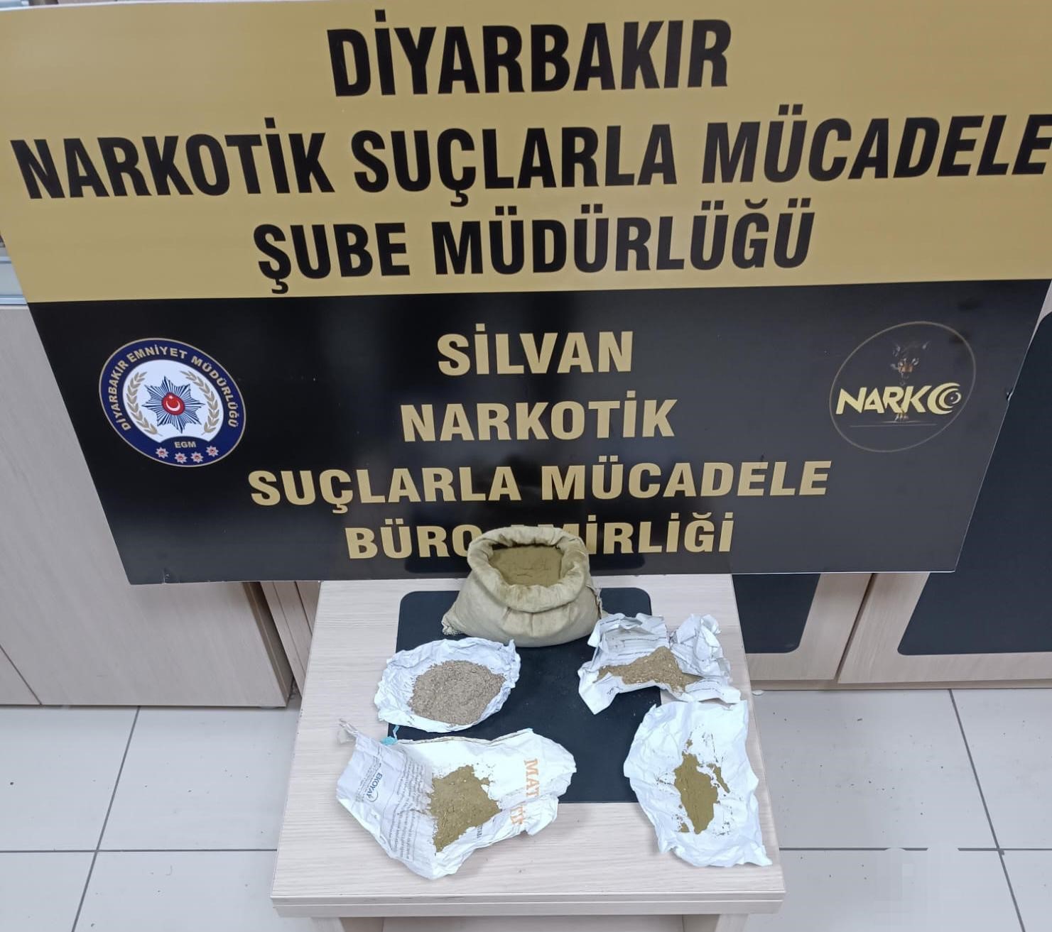 Silvan’da uyuşturucu operasyonunda 2 tutuklama