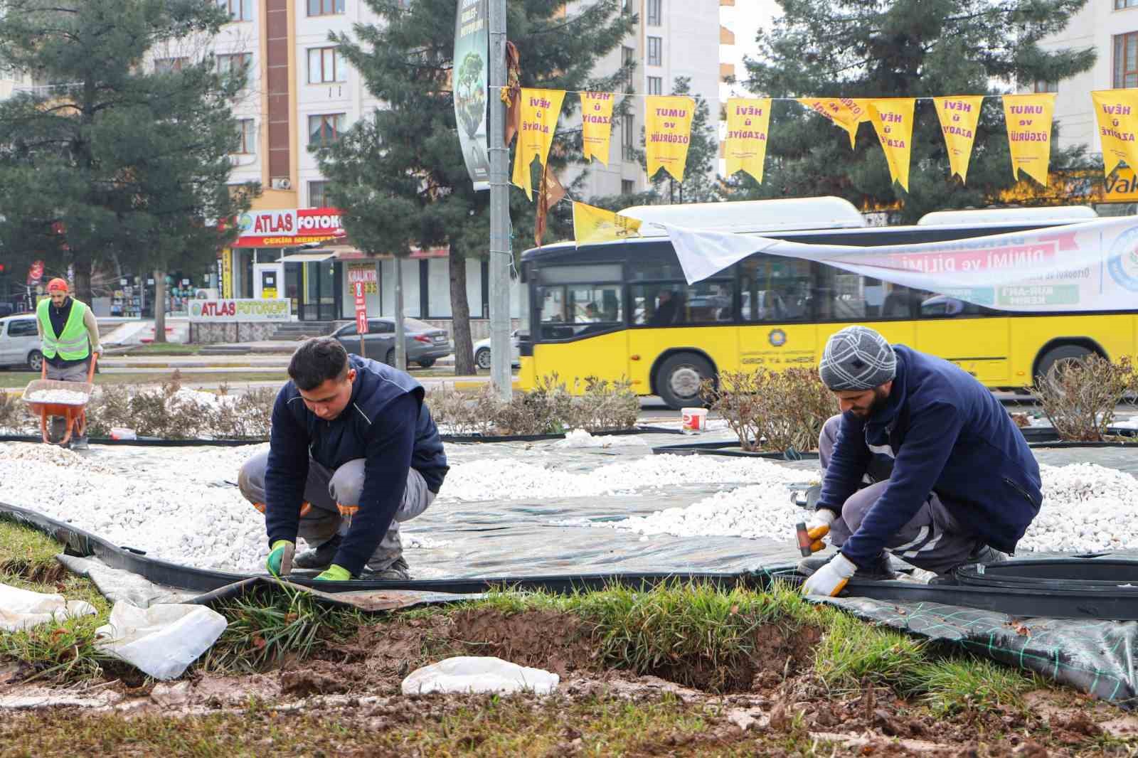 Diyarbakır'da su tasarrufu için kavşaklarda dönüşüm başladı