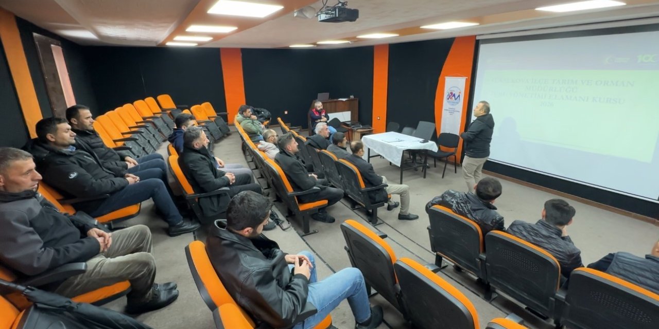 Yüksekova’da 98 yetiştiriciye 'sürü yönetimi' eğitimi verildi