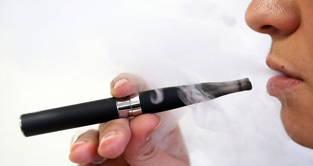 Uzmanından elektronik sigara uyarısı: "Bu likitlerin içerisinde her türlü madde var"