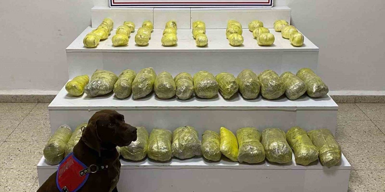 Başkale'de 42 kilo 285 gram uyuşturucu ele geçirildi
