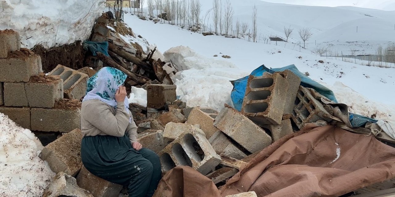 Esendere yolunda ahır çöktü, tek geçim kaynağı yok oldu