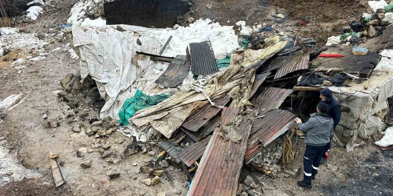 Tandır evi çöktü: Babaanne ile torunu yaralandı