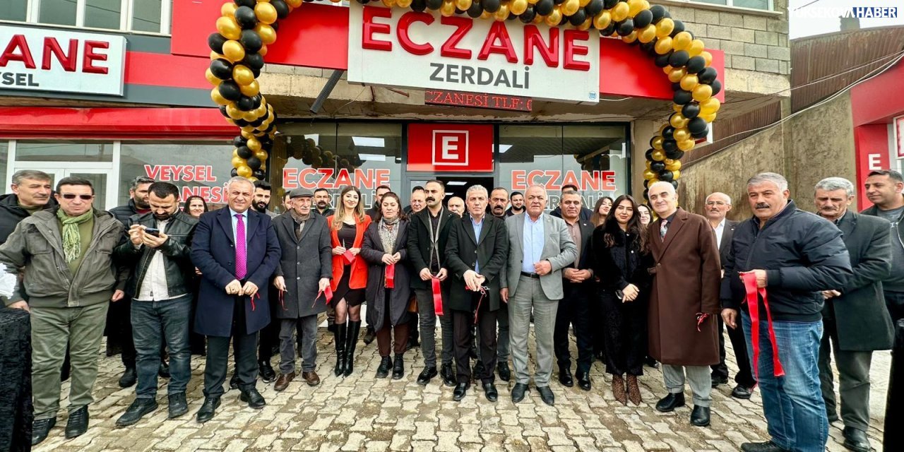 Yüksekova’da Zerdali Eczanesi hizmete açıldı