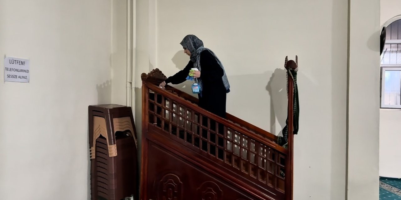 Yüksekova’da camiler ramazana hazırlandı