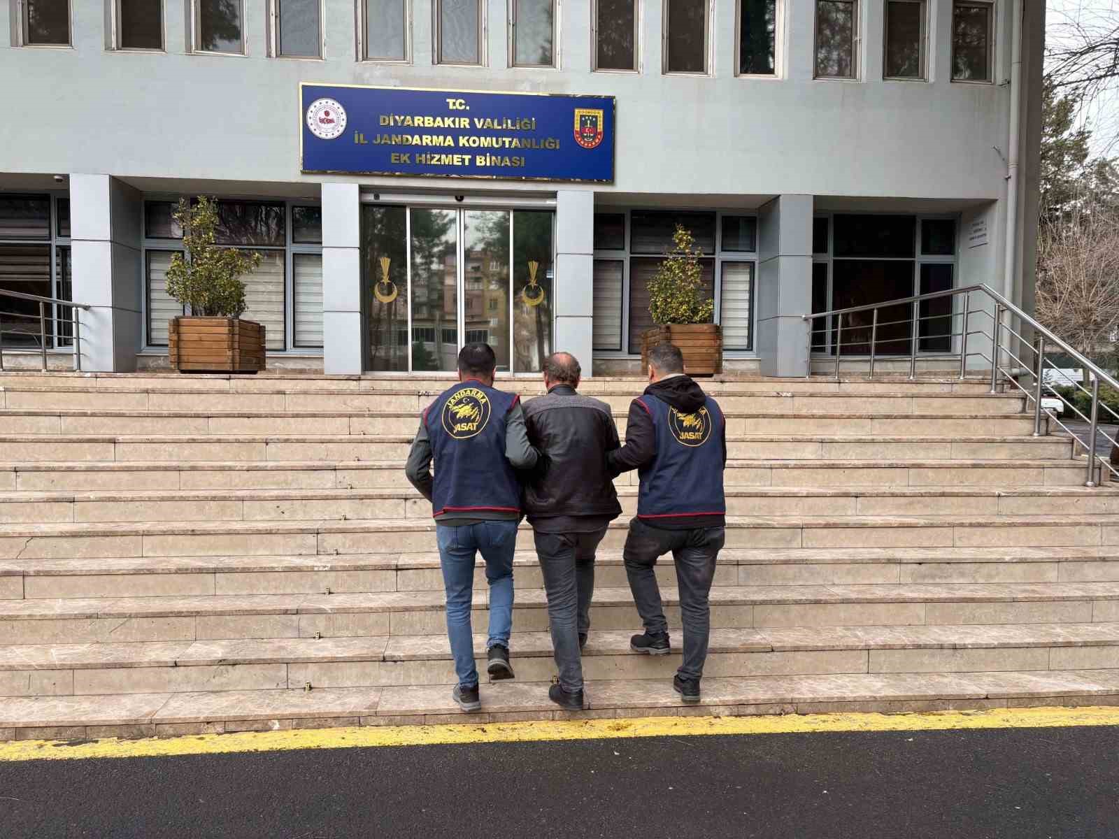 Diyarbakır’da haklarında kesinleşmiş hapis cezası bulunan 113 şahıs yakalandı