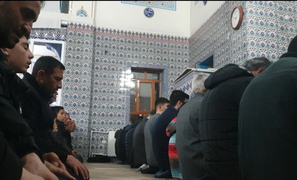 Başkale’de ilk teravih namazı kılındı