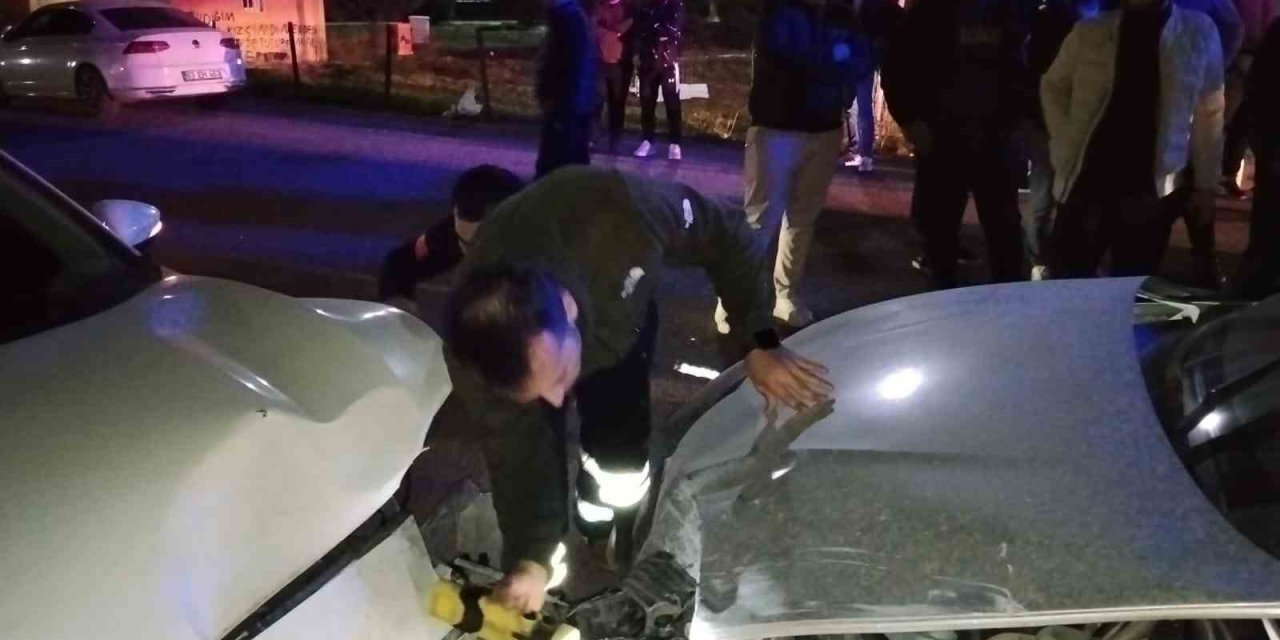 Mardin’de iki otomobil çarpıştı: 6 yaralı