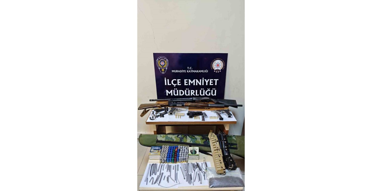 Van’da çok sayıda silah ve mühimmat ele geçirildi
