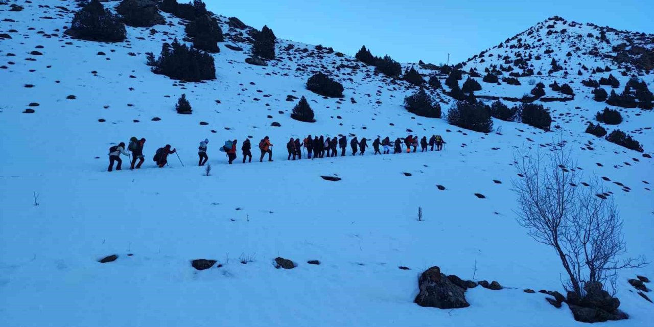 Van’da beyaz örtü altında tarihe yolculuk