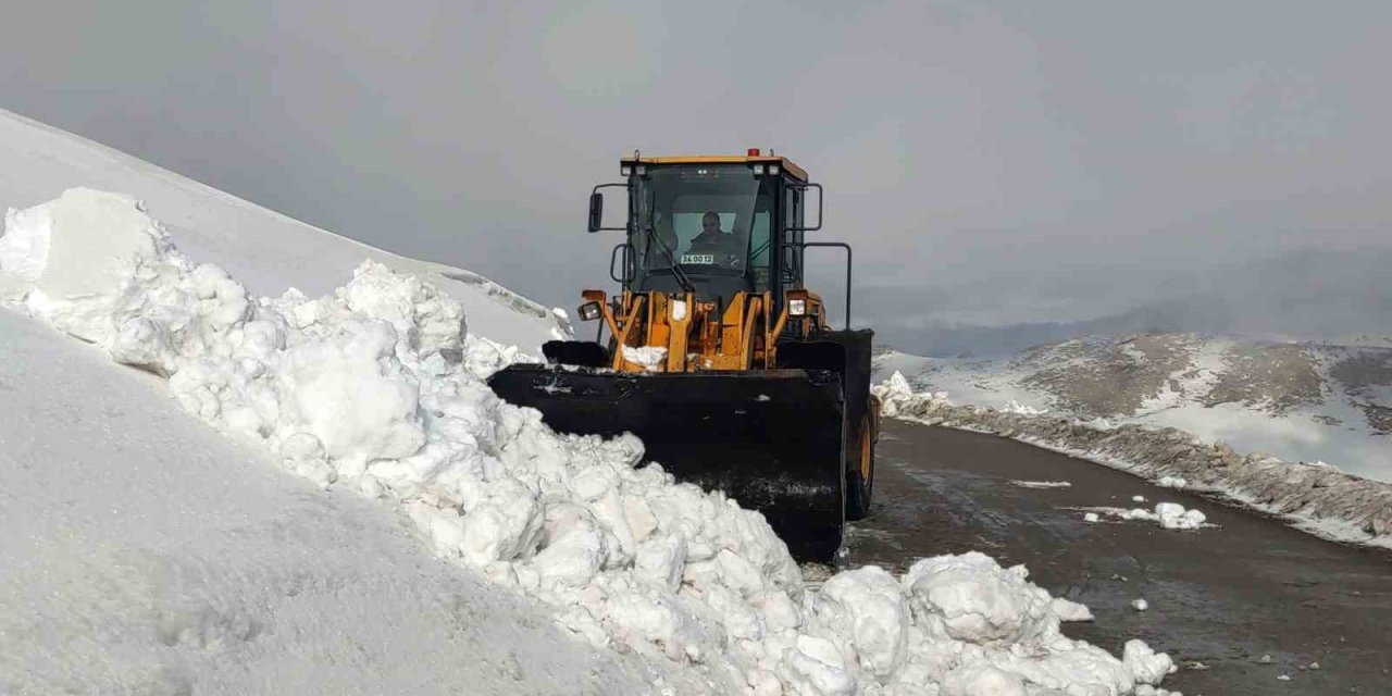 Van’da kapanan 67 yerleşim yerinin yolu açılıyor