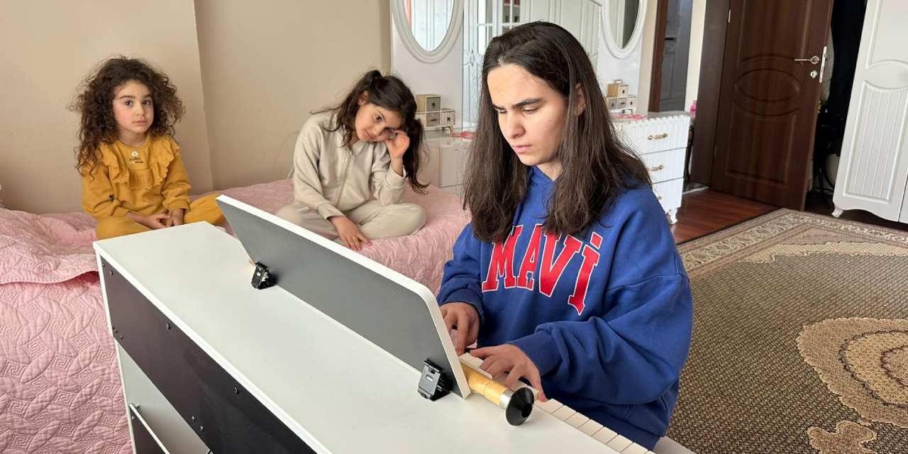 Görme engelli Beyza, müzik yolculuğunda hedefini büyütüyor