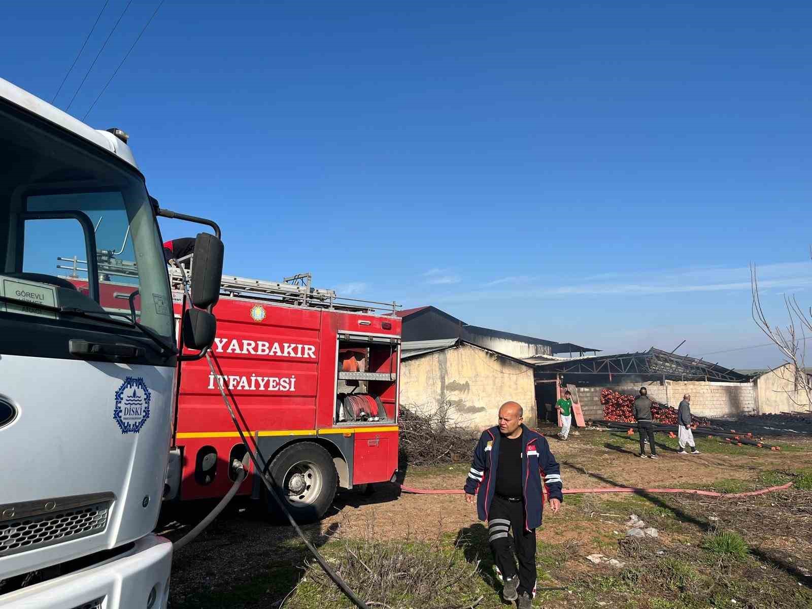 Diyarbakır’da plastik fabrikasında yangın çıktı