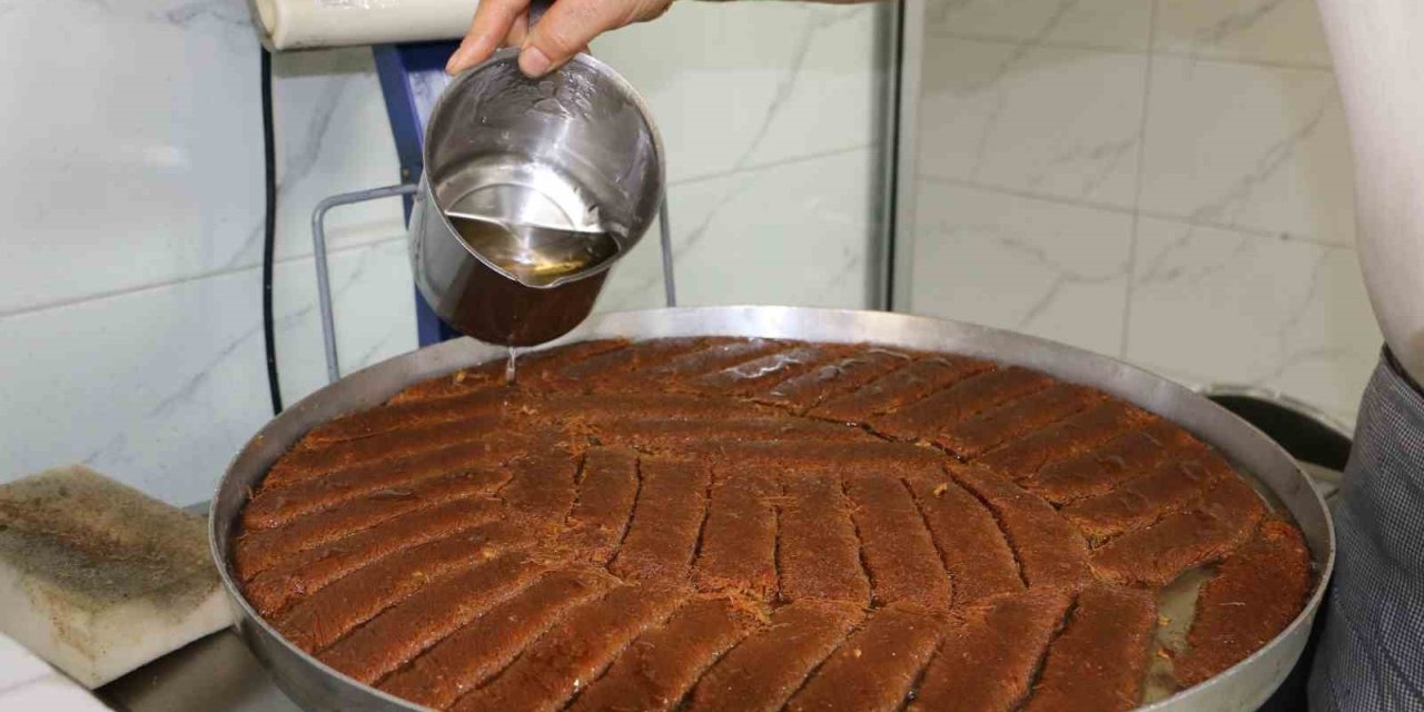 Diyarbakır’da günlük tatlı tüketimi tonları aştı: İşletmeler üç vardiyaya geçti