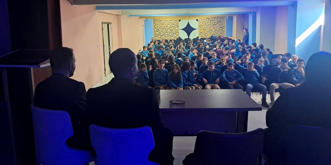 Yüksekova’da vergi haftası kapsamında öğrencilere bilgilendirme