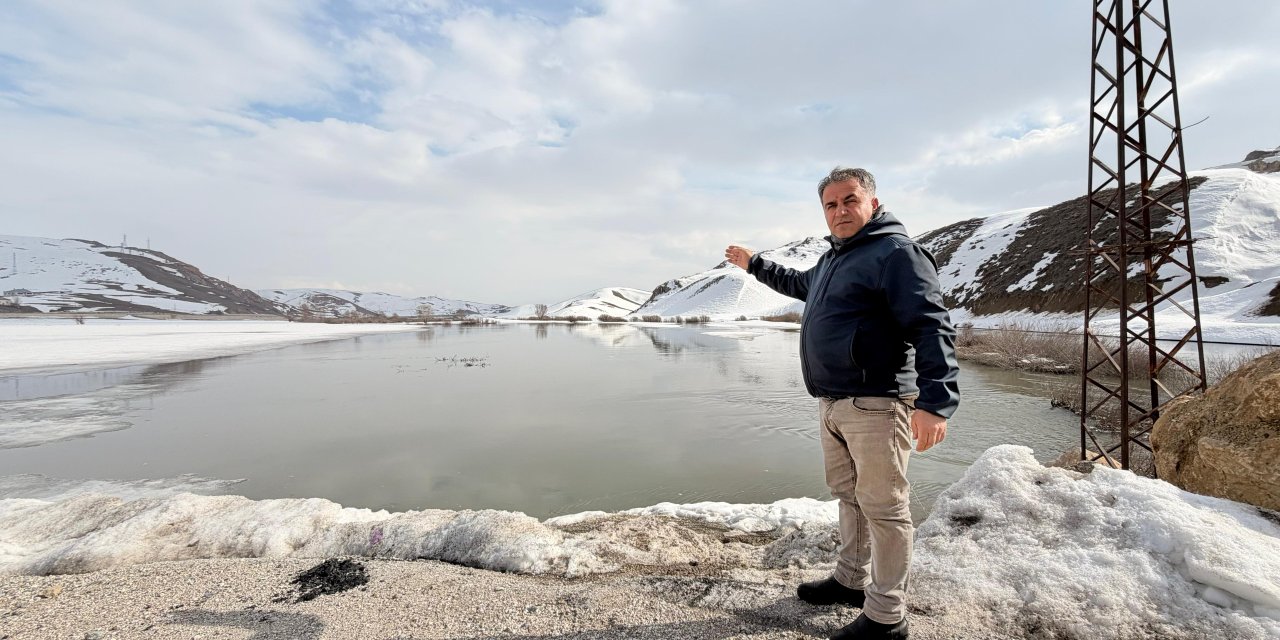 Nehil suyu yükseliyor; tarım arazilerini su basmaya başladı