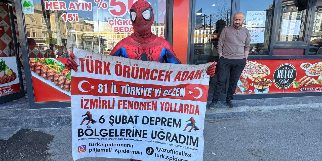 Türkiye’yi örümcek adam kostümüyle gezen genç, Yüksekova’da