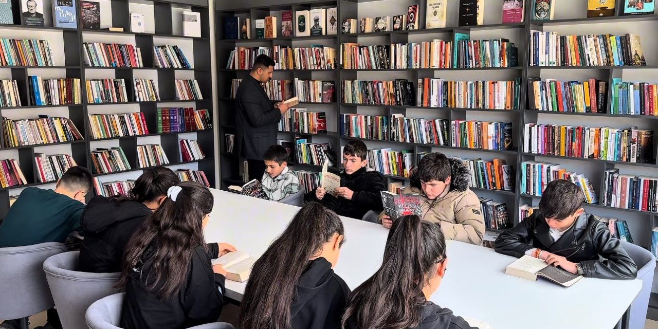 Esendere’de modern halk kütüphanesi hizmete açıldı