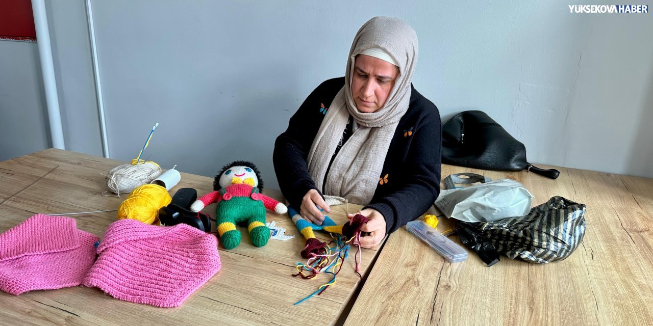 Yüksekova’da şiş örücülüğü kursu, kadınların emeğini kazanca dönüştürüyor
