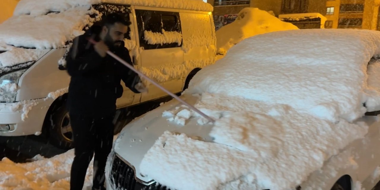 Gever'de kar kalınlığı 15 santimetreye ulaştı