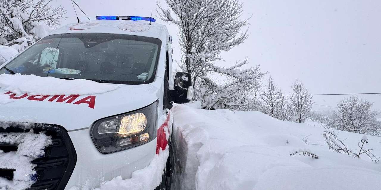 Yüksekova'nın İran sınırında 4 kişi donarak hayatını kaybetti