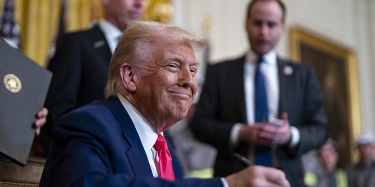 Trump: İran'la müzakereler sürüyor