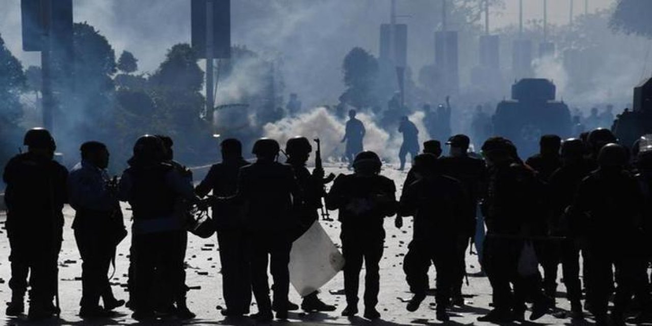 Pakistan'da sokağa çıkma yasağı ilan edildi