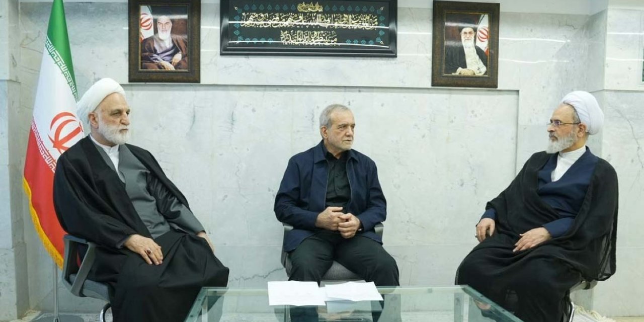 İran’da göreve başlayan Geçici Liderlik Konseyi’nden ilk fotoğraf