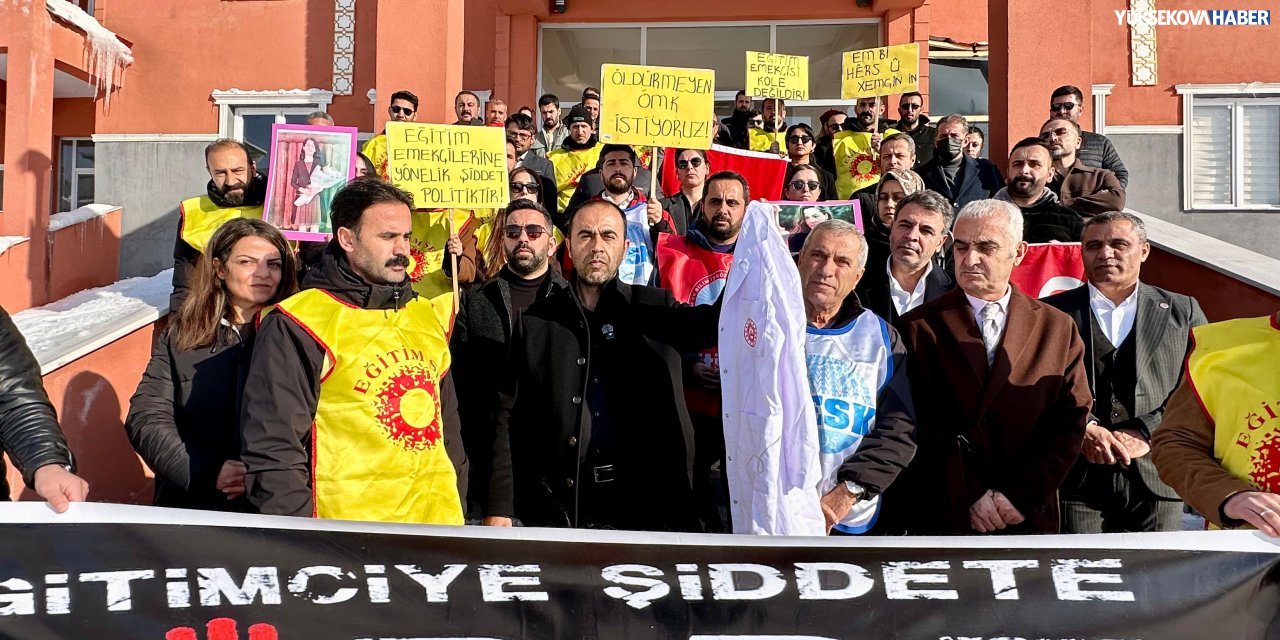 Yüksekova Eğitim Sen’den, saldırıda hayatını kaybeden öğretmen Çelik için eylem