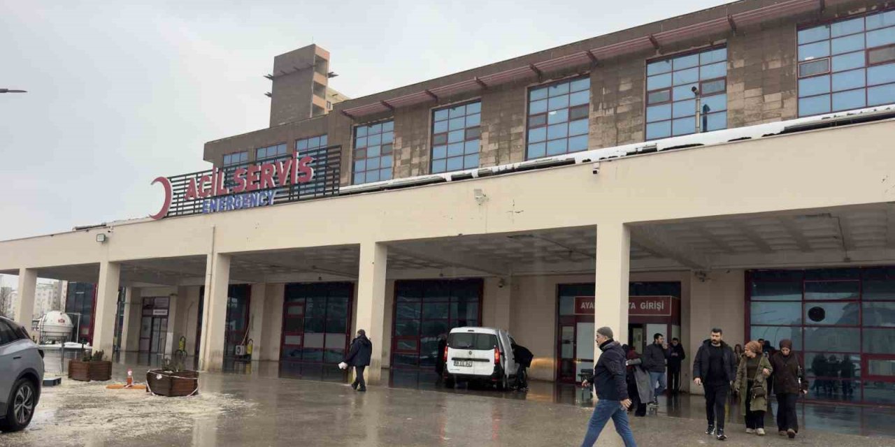 Diyarbakır’da yol verme kavgası: 2 yaralı